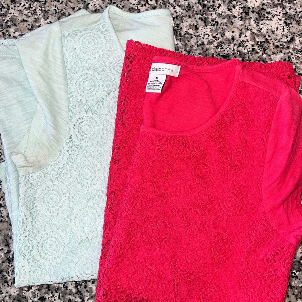 2 Liz Claiborne Blouses size Medium Women‎